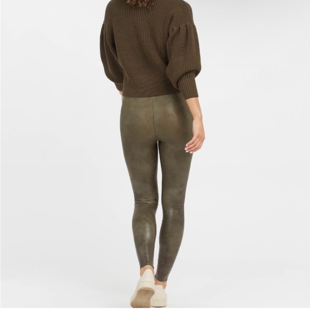 NWT Spanx Faux Leather Croc Olive Shine Leggings Womens Sz Small - Picture 4 of 12